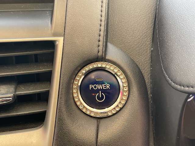 レクサス ＨＳ 250h バージョンS 埼玉県 2010(平22)年 14.8万km ホワイトパールクリスタルシャイン 純正HDDナビ/　　CD/DVD/USB/フルセグ/バック/フロントカメラ/クルーズコントロール/HIDオートライト/純正18インチアルミホイール/パワーシート/ステアリングスイッチ/コーナーセンサー/ビルトインETC/スマートキー2本/禁煙車