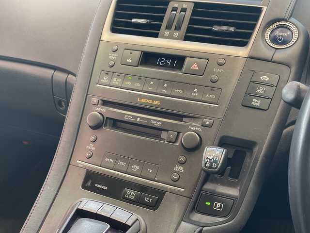 レクサス ＨＳ 250h バージョンS 埼玉県 2010(平22)年 14.8万km ホワイトパールクリスタルシャイン 純正HDDナビ/　　CD/DVD/USB/フルセグ/バック/フロントカメラ/クルーズコントロール/HIDオートライト/純正18インチアルミホイール/パワーシート/ステアリングスイッチ/コーナーセンサー/ビルトインETC/スマートキー2本/禁煙車
