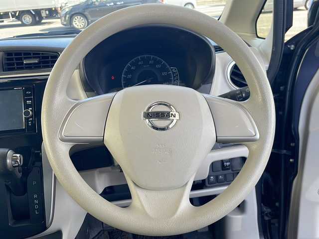 日産 デイズ X 愛知県 2018(平30)年 4.5万km プレミアムパープルP 純正メモリナビ/【フルセグ・DVD再生可・CD・Bluetooth】/バックカメラ/アラウンドビューカメラ/ETC/衝突被害軽減ブレーキ/純正ドライブレコーダー/横滑り防止機能/アイドリングストップ/プッシュスタート/スマートキー/スペアキーあり/電動格納ミラー/純正フロアマット/ドアバイザー/新車保証書/取扱説明書