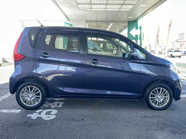 日産 デイズ X 愛知県 2018(平30)年 4.5万km プレミアムパープルP 純正メモリナビ/【フルセグ・DVD再生可・CD・Bluetooth】/バックカメラ/アラウンドビューカメラ/ETC/衝突被害軽減ブレーキ/純正ドライブレコーダー/横滑り防止機能/アイドリングストップ/プッシュスタート/スマートキー/スペアキーあり/電動格納ミラー/純正フロアマット/ドアバイザー/新車保証書/取扱説明書