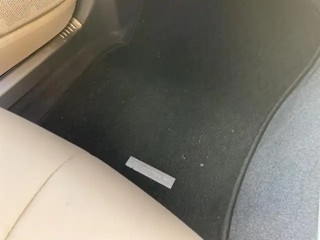 トヨタ カムリ G レザーパッケージ 新潟県 2020(令2)年 6.4万km プラチナホワイトパールマイカ ワンオーナー/モデリスタエアロ/メモリナビ/ワンセグテレビ/バックカメラ/ウィンカーミラー/クルーズコントロール/ドアバイザー/プッシュスタート/ETC2.0/運転助手席シートヒーター/運転助手席電動シート/Bluetooth/ブレーキホールド/電動パーキングブレーキ/走行モード/スペアキー1個