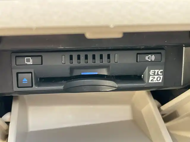 トヨタ カムリ G レザーパッケージ 新潟県 2020(令2)年 6.4万km プラチナホワイトパールマイカ ワンオーナー/モデリスタエアロ/メモリナビ/ワンセグテレビ/バックカメラ/ウィンカーミラー/クルーズコントロール/ドアバイザー/プッシュスタート/ETC2.0/運転助手席シートヒーター/運転助手席電動シート/Bluetooth/ブレーキホールド/電動パーキングブレーキ/走行モード/スペアキー1個