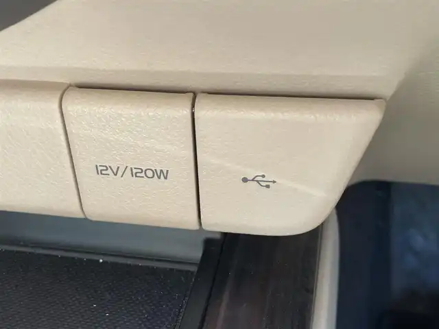 トヨタ カムリ G レザーパッケージ 新潟県 2020(令2)年 6.4万km プラチナホワイトパールマイカ ワンオーナー/モデリスタエアロ/メモリナビ/ワンセグテレビ/バックカメラ/ウィンカーミラー/クルーズコントロール/ドアバイザー/プッシュスタート/ETC2.0/運転助手席シートヒーター/運転助手席電動シート/Bluetooth/ブレーキホールド/電動パーキングブレーキ/走行モード/スペアキー1個