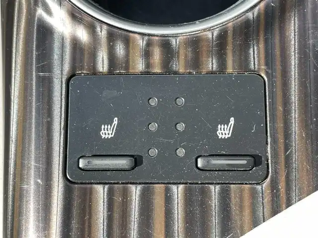 トヨタ カムリ G レザーパッケージ 新潟県 2020(令2)年 6.4万km プラチナホワイトパールマイカ ワンオーナー/モデリスタエアロ/メモリナビ/ワンセグテレビ/バックカメラ/ウィンカーミラー/クルーズコントロール/ドアバイザー/プッシュスタート/ETC2.0/運転助手席シートヒーター/運転助手席電動シート/Bluetooth/ブレーキホールド/電動パーキングブレーキ/走行モード/スペアキー1個