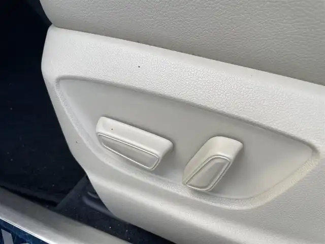 トヨタ カムリ G レザーパッケージ 新潟県 2020(令2)年 6.4万km プラチナホワイトパールマイカ ワンオーナー/モデリスタエアロ/メモリナビ/ワンセグテレビ/バックカメラ/ウィンカーミラー/クルーズコントロール/ドアバイザー/プッシュスタート/ETC2.0/運転助手席シートヒーター/運転助手席電動シート/Bluetooth/ブレーキホールド/電動パーキングブレーキ/走行モード/スペアキー1個