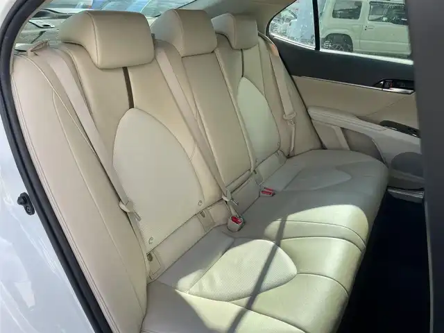 トヨタ カムリ G レザーパッケージ 新潟県 2020(令2)年 6.4万km プラチナホワイトパールマイカ ワンオーナー/モデリスタエアロ/メモリナビ/ワンセグテレビ/バックカメラ/ウィンカーミラー/クルーズコントロール/ドアバイザー/プッシュスタート/ETC2.0/運転助手席シートヒーター/運転助手席電動シート/Bluetooth/ブレーキホールド/電動パーキングブレーキ/走行モード/スペアキー1個