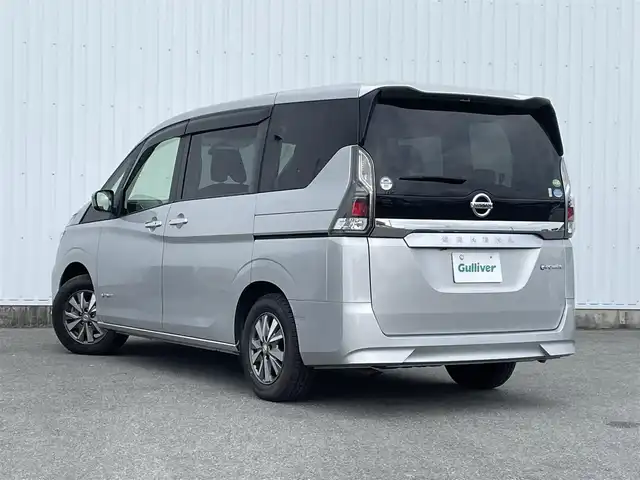 日産 セレナ e－パワー XV 福岡県 2019(令1)年 7.7万km ブリリアントシルバー フリップダウンモニター　/純正９インチナビ（ＭＭ５１８Ｄ－Ｌ）　/バックカメラ　/衝突軽減　/両側パワースライドドア　/ＬＤＷ　/ステアリングヒーター　/シートヒーター　/ＬＥＤオートライト　/ハロゲンフォグランプ　/フルセグTV