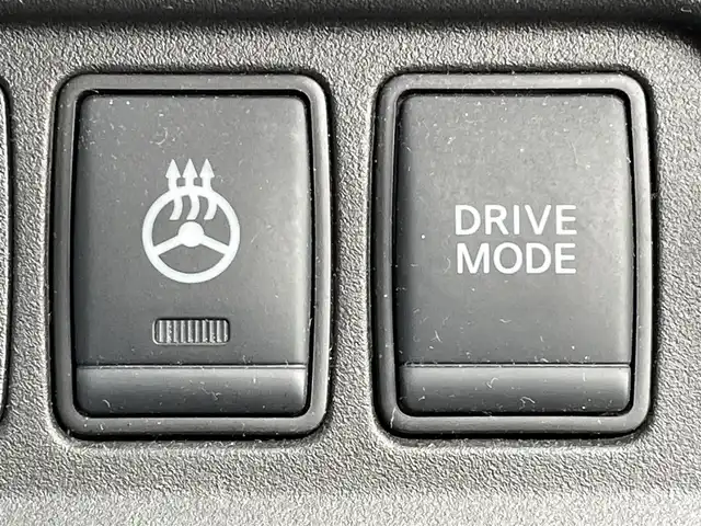 日産 セレナ e－パワー XV 福岡県 2019(令1)年 7.7万km ブリリアントシルバー フリップダウンモニター　/純正９インチナビ（ＭＭ５１８Ｄ－Ｌ）　/バックカメラ　/衝突軽減　/両側パワースライドドア　/ＬＤＷ　/ステアリングヒーター　/シートヒーター　/ＬＥＤオートライト　/ハロゲンフォグランプ　/フルセグTV