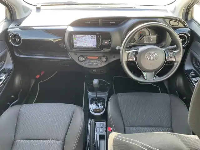 トヨタ ヴィッツ ハイブリッド F セーフティーエディションⅢ 新潟県 2019(令1)年 10.5万km ホワイトパールクリスタルシャイン ワンオーナー/メモリナビ/ワンセグテレビ/バックカメラ/デジタルインナーミラー/ドライブレコーダー/ウィンカーミラー/ドアバイザー/プッシュスタート/ETC/純正フロアマット/スペアキー1個