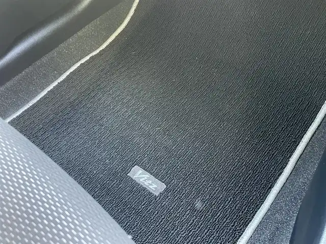 トヨタ ヴィッツ ハイブリッド F セーフティーエディションⅢ 新潟県 2019(令1)年 10.5万km ホワイトパールクリスタルシャイン ワンオーナー/メモリナビ/ワンセグテレビ/バックカメラ/デジタルインナーミラー/ドライブレコーダー/ウィンカーミラー/ドアバイザー/プッシュスタート/ETC/純正フロアマット/スペアキー1個