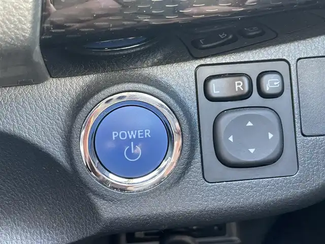 トヨタ ヴィッツ ハイブリッド F セーフティーエディションⅢ 新潟県 2019(令1)年 10.5万km ホワイトパールクリスタルシャイン ワンオーナー/メモリナビ/ワンセグテレビ/バックカメラ/デジタルインナーミラー/ドライブレコーダー/ウィンカーミラー/ドアバイザー/プッシュスタート/ETC/純正フロアマット/スペアキー1個