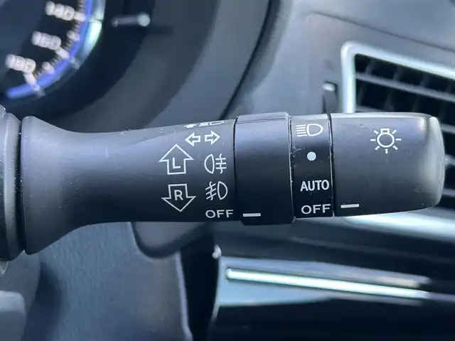 スバル レヴォーグ 1．6GT アイサイト Sスタイル 愛媛県 2018(平30)年 5.3万km クリスタルホワイトP フォグランプ/革巻きステアリング/パドルシフト/BSM/電子P/クルコン/純正SDナビ/ETC/アイサイト/コーナーセンサー/アイスト/LED/オートライト/シートヒーター/レーンキープアシスト/4WD/スマートキー/プッシュスタート