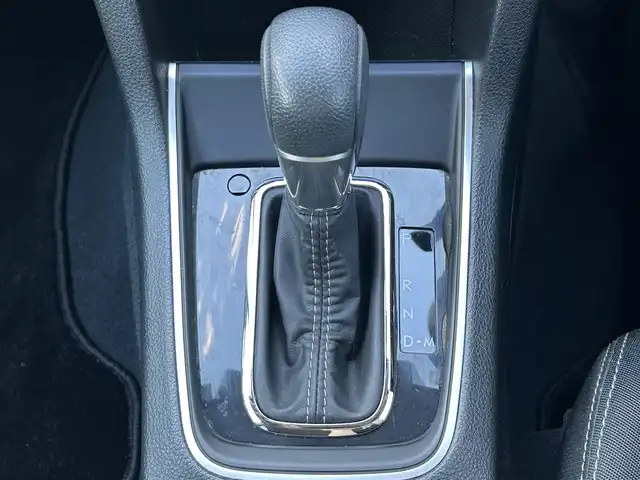スバル レヴォーグ 1．6GT アイサイト Sスタイル 愛媛県 2018(平30)年 5.3万km クリスタルホワイトP フォグランプ/革巻きステアリング/パドルシフト/BSM/電子P/クルコン/純正SDナビ/ETC/アイサイト/コーナーセンサー/アイスト/LED/オートライト/シートヒーター/レーンキープアシスト/4WD/スマートキー/プッシュスタート
