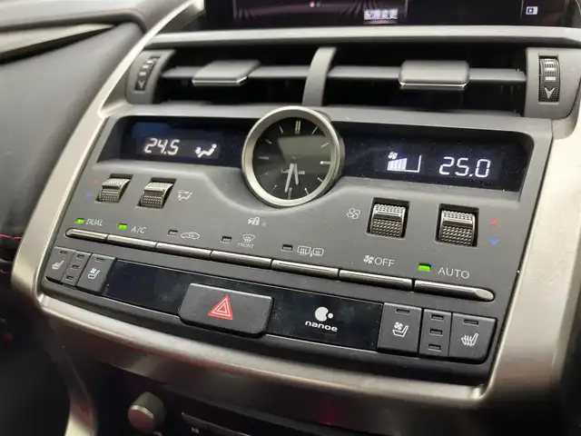 レクサス ＮＸ 300h Fスポーツ 滋賀県 2018(平30)年 6.8万km ホワイトノーヴァガラスフレーク 禁煙車/サンルーフ/純正ナビ/（CD/DVD/Bluetooth/フルセグTV)/全方位カメラ/TRDエアロ（F/S/R)/TRD4本出しマフラー/ビルトインETC2.0/前後ドラレコ/赤本革シート/前席シートヒーター/前席シートベンチレーション/前席パワーシート/ステアリングヒーター/パワーバックドア/ヘッドアップディスプレイ/BSM/3眼LEDヘッドライト/オートライト/オートハイビーム/プリクラッシュセーフティ/レーンディパーチャーアラート/レーダークルーズコントロール/クリアランスソナー/パドルシフト/電動パーキングブレーキ/オートブレーキホールド/プッシュスタート/スマートキー×２