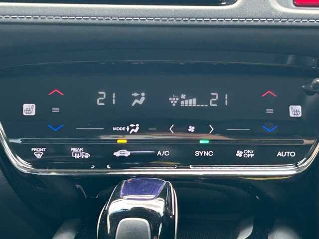 ホンダ ヴェゼル ハイブリッド Z 千葉県 2015(平27)年 4.7万km モルフォブルーP 社外8インチナビ/CD/DVD/HDMI/Bluetooth/フルセグTV/バックカメラ/ETC/前後ドライブレコーダー/シティブレーキアクティブシステム/クルーズコントロール/パドルシフト/ハーフレザーシート/前席シートヒーター/親水ヒーテッドドアミラー/ウインカーミラー/プッシュスタート/スマートキー/スペアキー×１/ルーフレール/オートライト/純正17インチアルミホイール/純正フロアマット/保証書・取扱説明書