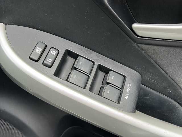 トヨタ プリウス L 千葉県 2015(平27)年 15.7万km シルバーM 純正７インチナビ　ＮＳＣＰ－Ｗ６４　Ｂカメラ　ＥＴＣ　スマートキー　スペアキー　純正フロアマット　ハロゲンライト　取扱説明書　記録簿　盗難防止装置　エアバッグＷ＋サイド　オートライト　ＡＢＳ