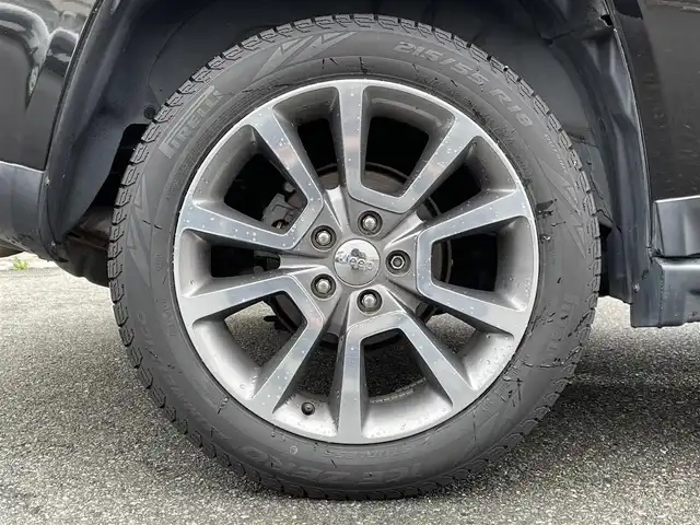 クライスラー・ジープ ジープ コンパス リミテッド 山形県 2016(平28)年 5.7万km 黒 4WD/社外メモリーナビ/・フルセグTV/AM/FM/DVD/Bluetooth/クルーズコントロール/横滑り防止装置/盗難防止装置/ハロゲンヘッドライト/フロントフォグランプ/レザーシート/パワーシート（D席）/シートヒーター（D/N席）/バックカメラ/ルーフレール/純正フロアマット/純正18インチAW/ETC/夏タイヤ積み込み/保証書/取扱説明書