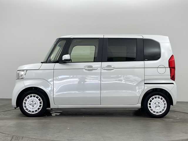 ホンダ Ｎ ＢＯＸ L 兵庫県 2021(令3)年 2.2万km プラチナホワイトパール ・純正ナビ&TVDVD&CD&SD&USB&BT/・衝突軽減ブレーキ/・誤発進抑制機能/・後方誤発進抑制機能/・近距離衝突軽減ブレーキ/・歩行者事故低減ステアリング/・路外逸脱抑制機能/・アダプティブクルーズコントロール/・車線維持支援システム/・トラフィックジャムアシスト/・先行車発進お知らせ機能/・標識認識機能/・オートハイビーム/・コーナーセンサー/・バックカメラ/・前後ドライブレコーダー/・ETC/・シートヒーター/・片側パワースライドドア/・ECON/・LEDオートライト/・スマートキー/・プッシュスタート/・純正フロアマット/・社外アルミホイール