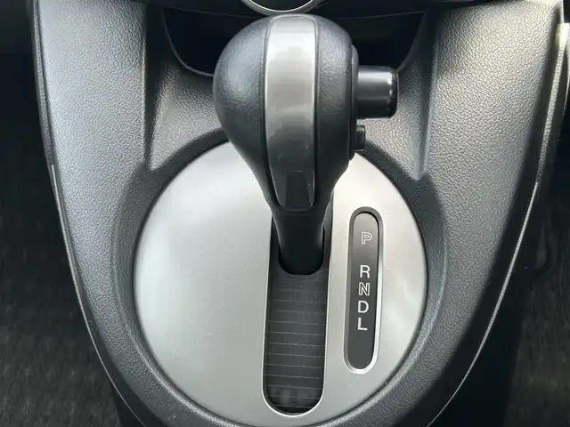 マツダ デミオ 13C－V 愛知県 2009(平21)年 4.9万km メトロポリタングレーマイカ ワンオーナー/純正オーディオ(FM/AM/CD/AUX)/電動格納ミラー/ETC/純正フロアマット/リモコンキー/ステアリングリモコン/ABS/保証書