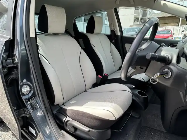 マツダ デミオ 13C－V 愛知県 2009(平21)年 4.9万km メトロポリタングレーマイカ ワンオーナー/純正オーディオ(FM/AM/CD/AUX)/電動格納ミラー/ETC/純正フロアマット/リモコンキー/ステアリングリモコン/ABS/保証書