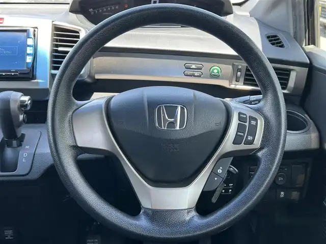 ホンダ フリード スパイク ハイブリット ジャストセレクション 島根県 2013(平25)年 8.4万km プレミアムブラキッシュパール 純正ナビ/CD/DVD/DTV/Bluetooth/バックカメラ/両側パワースライドドア/クルーズコントロール/HIDオートライト/リモコンキー /ETC/純正フロアマット/ドアバイザー