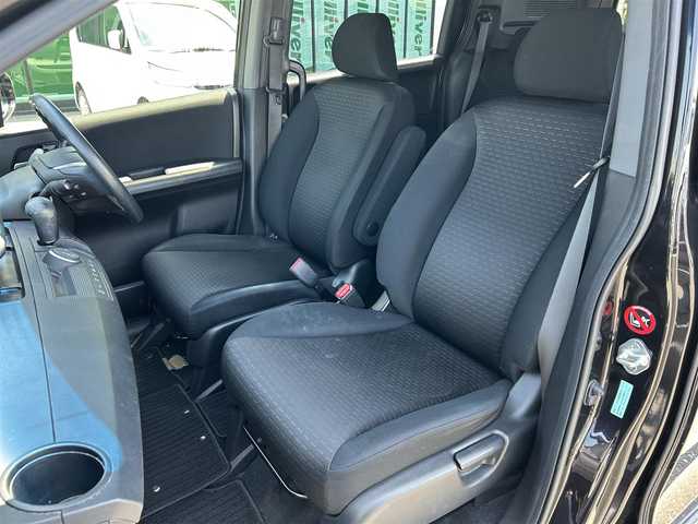 ホンダ フリード スパイク ハイブリット ジャストセレクション 島根県 2013(平25)年 8.4万km プレミアムブラキッシュパール 純正ナビ/CD/DVD/DTV/Bluetooth/バックカメラ/両側パワースライドドア/クルーズコントロール/HIDオートライト/リモコンキー /ETC/純正フロアマット/ドアバイザー