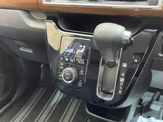 ダイハツ キャスト スタイル GプライムコレSAⅢ 岩手県 2019(令1)年 6万km パールホワイトⅢ ４WD/シートヒーター/スマートアシスト/衝突被害軽減ブレーキ/レーンアシスト/横滑り防止装置/バックカメラ/純正ナビ（Bluetooth CD DVD USB フルセグ）/オートハイビーム/LEDヘッドライト/ETC/アイドリングストップ/純正１５インチアルミホイール/ヘッドライトレベライザー/ステアリングスイッチ/ベンチシート/フォグランプ