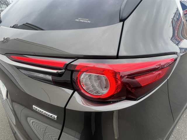 マツダ ＣＸ－８ 25S スマートエディション 秋田県 2020(令2)年 2.3万km チタニウムフラッシュマイカ 純正ナビ/衝突軽減システム/LEDヘッドライト/フルセグ/全方位カメラ/純正アルミ/スマートキー/アイドリングストップ/コーナーセンサー/プッシュスタート/レーンキープアシスト/クルーズコントロール/パーキングアシスト/MTモード付AT/オートマチックハイビーム/ステアリングスイッチ/電動リアゲート/ドライブレコーダー/オートライト/ダブルオートエアコン/パワーステアリング/パワーウィンドウ/横滑り防止/電動格納ウィンカーミラー/保証書/取扱説明書/記録簿