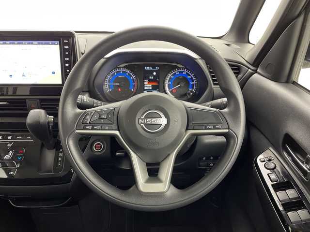 日産 ルークス ハイウェイスター X 茨城県 2024(令6)年 0.3万km オーシャンブルーP 純正９型ナビ（フルセグＴＶ）　/全方位カメラ　/コーナーセンサー　/エマージェンシーブレーキ　/レーンキープ　/アイドリングストップ　/先行車発進お知らせ　/両側電動スライドドア　/純正１４インチＡＷ　/ＬＥＤライト