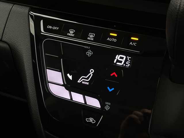 日産 ルークス ハイウェイスター X 茨城県 2024(令6)年 0.3万km オーシャンブルーP 純正９型ナビ（フルセグＴＶ）　/全方位カメラ　/コーナーセンサー　/エマージェンシーブレーキ　/レーンキープ　/アイドリングストップ　/先行車発進お知らせ　/両側電動スライドドア　/純正１４インチＡＷ　/ＬＥＤライト