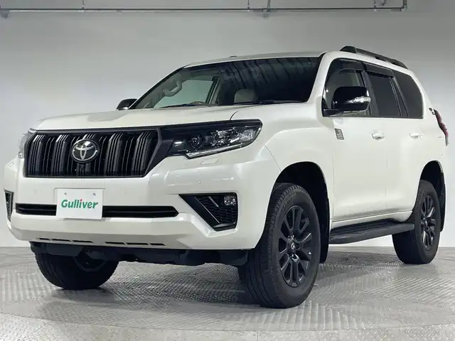 トヨタ ランドクルーザー プラド TX Lパッケージ マットブラED 愛知県 2023(令5)年 3.3万km ホワイトパールクリスタルシャイン トヨタセーフティセンス/・プリクラッシュセーフティ/・レーンディパーチャーアラート/・レーダークルーズコントロール/・オートマチックハイビーム/・ロードサインアシスト/純正ディスプレイオーディオ/・BT/フルセグTV/USB/MiraCast/ムーンルーフ/ビルトインETC2.0/4WD/MTモード/レザーシート/パワーシート(D/N)/シートヒーター(D/N)/ベンチレーション(D/N)/サード電動格納シート/BSM/ルーフレール/ドライブレコーダー/スマートキー/スペアキー/プッシュスタートボタン/革巻きステアリング/ステアリングスイッチ/Autoライト/ウッドコンビステアリング/コーナーセンサー/LEDヘッドライト/フォグランプ/電動格納ミラー/ウィンカーミラー/純正フロアマット/純正アルミホイール/純正ドアバイザー/サイド/カーテン/ニーエアバッグ