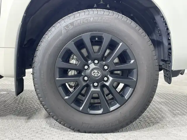 トヨタ ランドクルーザー プラド TX Lパッケージ マットブラED 愛知県 2023(令5)年 3.3万km ホワイトパールクリスタルシャイン トヨタセーフティセンス/・プリクラッシュセーフティ/・レーンディパーチャーアラート/・レーダークルーズコントロール/・オートマチックハイビーム/・ロードサインアシスト/純正ディスプレイオーディオ/・BT/フルセグTV/USB/MiraCast/ムーンルーフ/ビルトインETC2.0/4WD/MTモード/レザーシート/パワーシート(D/N)/シートヒーター(D/N)/ベンチレーション(D/N)/サード電動格納シート/BSM/ルーフレール/ドライブレコーダー/スマートキー/スペアキー/プッシュスタートボタン/革巻きステアリング/ステアリングスイッチ/Autoライト/ウッドコンビステアリング/コーナーセンサー/LEDヘッドライト/フォグランプ/電動格納ミラー/ウィンカーミラー/純正フロアマット/純正アルミホイール/純正ドアバイザー/サイド/カーテン/ニーエアバッグ