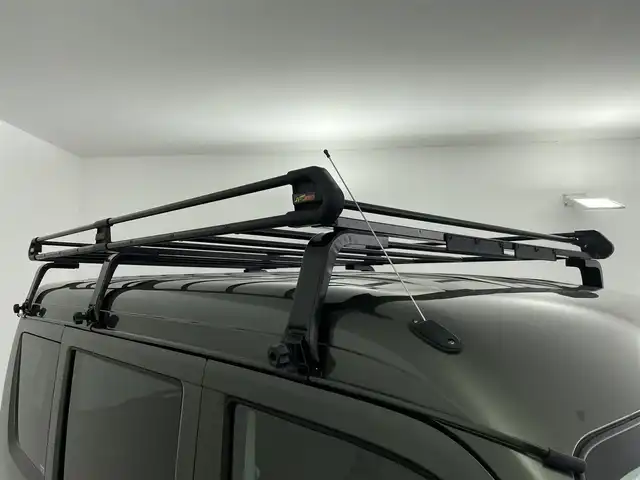 スズキ エブリイ JOINターボ 群馬県 2022(令4)年 1.3万km クールカーキPM 社外7インチメモリナビ/CD/TV/Bluetooth/＝＝＝＝＝/ＳＤナビ　Ｂｌｕｅｔｏｏｔｈ　バックカメラ　ＴＵＦＲＥＱルーフキャリア　デュアルカメラブレーキサポート　車線逸脱警報　パーキングソナー　ＥＴＣ　オートライト　社外アルミホイール　キーレス　４ＷＤ　禁煙