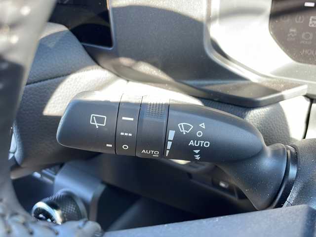 トヨタ ランドクルーザー ２５０ VX 山口県 2024(令6)年 0.4万km ブラック 純正ディスプレイオーディオ/・AM/FM/USB/HDMI/Bluetooth/Miracast/フルセグテレビ/ETC2.0/アラウンドビューモニター/デジタルインナーミラー/純正フロアマット/18インチ純正アルミホイール/ルーフレール/電動リアゲート/レザーシート/前席シートヒーター/前席エアーシート/運転席パワーシート/電動パーキングブレーキ/オートブレーキホールド/充電用C端子/左右独立温度コントロールフルオートエアコン/後席独立コントロールオートエアコン/Toyota Safety Sense/・プリクラッシュセーフティ/・レーントレーシングアシスト/・レーンディパーチャーアラート/・ロードサインアシスト/・レーダークルーズコントロール/・先行車発進告知機能/・ドライバー異常時対応システム/・ブラインドスポットモニター/・クリアランスソナー/・リヤクロストラフィックアラート/・リヤカメラディテクション/盗難防止装置/取扱説明書/保証書/記録簿