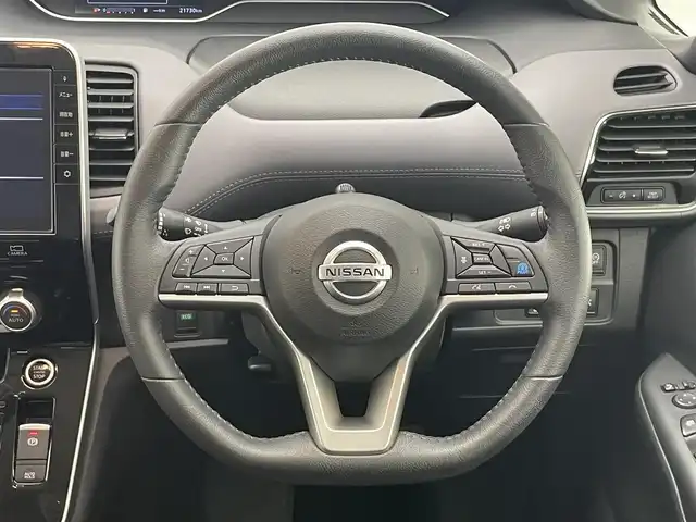 日産 セレナ ハイウェイスター 愛知県 2020(令2)年 2.2万km ブリリアントホワイトパール 純正１０型ナビ　ＢＳＭ　セーフティパックＢ　純正後席モニター　ブルーレイ可　フルセグＴＶ　パーキングアシスト　全方位カメラ　プロパイロット　LEDオート　ハンズフリーパワスラ　追従クルコン　車線逸脱　衝突軽減　フォグランプ　純正マット　純正16インチAW　USB　ETC　
