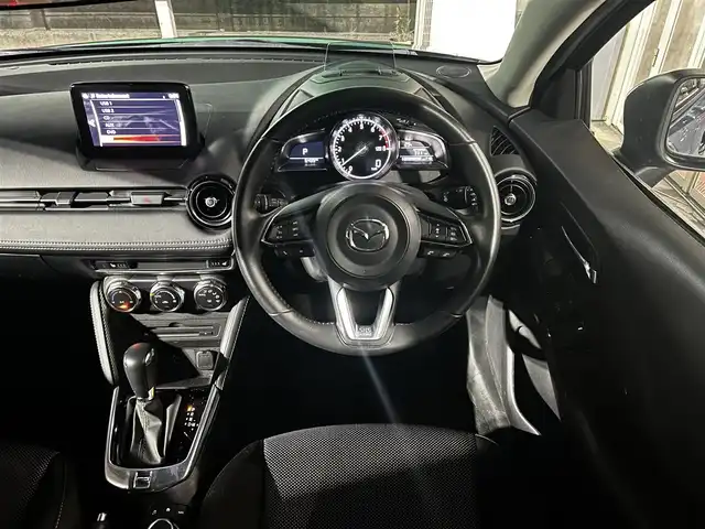 マツダ デミオ 15Sツーリング 東京都 2018(平30)年 0.7万km エターナルブルーマイカ ワンオーナー/純正マツダコネクトナビ/(CD/DVD//フルセグTV/BTオーディオ)/360°ビューモニター/レーダークルーズコントロール/ブラインドスポットモニター/パーキングセンサー/リアクロストラフィックアラート/車線逸脱警報システム/ドライバーアテンションアラート/交通標識認識システム/前後パーキングセンサー/前席シートヒーター/スマートシティブレーキアシスト/誤発信抑制制御/スペアキー×1/取扱説明書/保証書