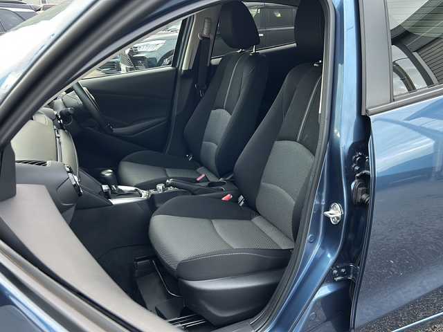 マツダ デミオ 15Sツーリング 石川県 2018(平30)年 0.7万km エターナルブルーマイカ 純正SDナビ【CD/DVD/フルセグTV/Bluetooth】/全方位カメラ/ETC/純正ドライブレコーダー/レーダークルーズコントロール/前席シートヒーター/オートライト/LEDヘッドライト/前後パーキングセンサー/ブラインドスポットモニター/車線逸脱警報システム/スペアキー