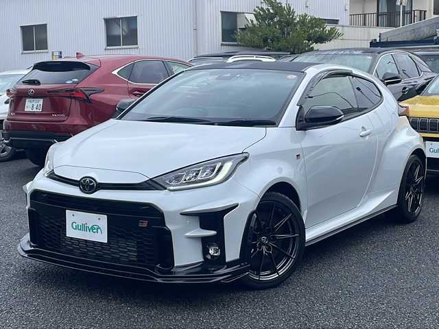 トヨタ ＧＲヤリス RZ ハイパフォーマンス 東京都 2022(令4)年 0.8万km プラチナホワイトパールマイカ ワンオーナー/メーカーオプションディスプレイオーディオナビ/JBLサウンドシステム/フルセグ/バックカメラ/アダプティブクルーズコントロール/アルパイン製デジタルインナーミラー/ブラインドスポットモニター/ハーフレザーシート/シートヒーター/ステアリングヒーター/オートマチックハイビーム/ドライブレコーダー/LEDヘッドライト/ビルトインETC2.0/クリアランスソナー