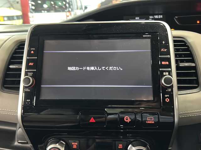 日産 セレナ ハイウェイスター G 静岡県 2016(平28)年 8.7万km カシミヤグレージュ 2トーン 純正SDナビ/・DVD/・CD/・Bluetooth/・AM/・FM/・フルセグTV/・USB/・iPod/主要装備/・レーダークルーズコントロール　/・純正ナビ　/・ドライブレコーダー　/・全方位カメラ　/・コーナーセンサー　/・デジタルインナーミラー　/・シートヒーター　/・両側パワースライドドア　/・パーキングアシスト　/・スマートキー　/・ＥＴＣ/・オートライト/・LEDライト/・エマージェンシーブレーキ/・レーンキープ/・オートホールド/・純正アルミホイール/・アイドリングストップ/・横滑り防止装置/・ステアリングリモコン/・プッシュスタート