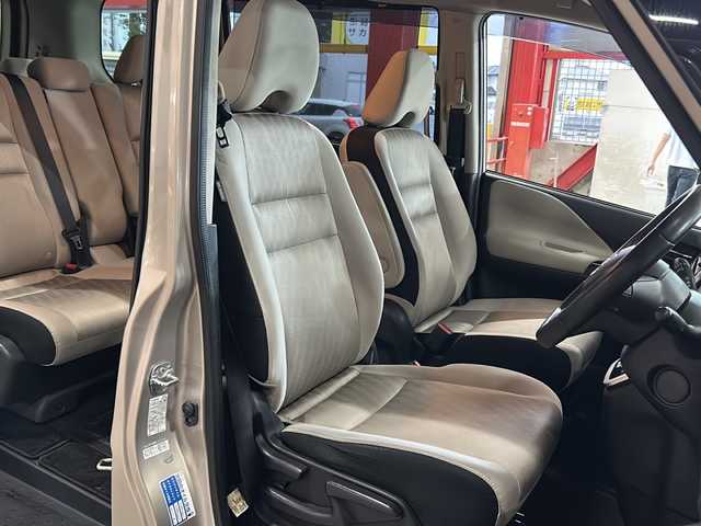 日産 セレナ ハイウェイスター G 静岡県 2016(平28)年 8.7万km カシミヤグレージュ 2トーン 純正SDナビ/・DVD/・CD/・Bluetooth/・AM/・FM/・フルセグTV/・USB/・iPod/主要装備/・レーダークルーズコントロール　/・純正ナビ　/・ドライブレコーダー　/・全方位カメラ　/・コーナーセンサー　/・デジタルインナーミラー　/・シートヒーター　/・両側パワースライドドア　/・パーキングアシスト　/・スマートキー　/・ＥＴＣ/・オートライト/・LEDライト/・エマージェンシーブレーキ/・レーンキープ/・オートホールド/・純正アルミホイール/・アイドリングストップ/・横滑り防止装置/・ステアリングリモコン/・プッシュスタート