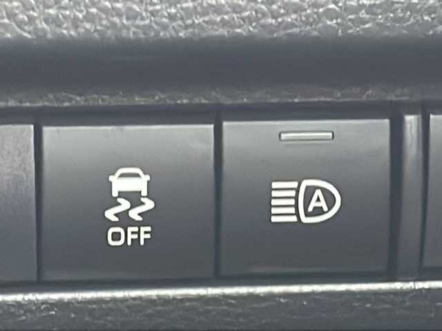 トヨタ ハリアー Z 三重県 2020(令2)年 4.7万km ホワイトパールクリスタルシャイン 純正12.3型ナビ /バックカメラ /JBL /BSM /デジタルインナーミラー /スペアキー /ビルトインETC2.0 /USB給電ポート /パワーバックドア /運転席パワーシート /前後コーナーセンサー /レーダークルーズコントロール/レーンキープアシスト/衝突軽減ブレーキ/革巻きステアリング/ステアリングスイッチ/純正フロアマット/LEDヘッドライト/オートハイビーム/オートライト/ハーフレザーシート/電動格納ミラー/禁煙車