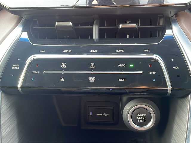 トヨタ ハリアー Z 三重県 2020(令2)年 4.7万km ホワイトパールクリスタルシャイン 純正12.3型ナビ /バックカメラ /JBL /BSM /デジタルインナーミラー /スペアキー /ビルトインETC2.0 /USB給電ポート /パワーバックドア /運転席パワーシート /前後コーナーセンサー /レーダークルーズコントロール/レーンキープアシスト/衝突軽減ブレーキ/革巻きステアリング/ステアリングスイッチ/純正フロアマット/LEDヘッドライト/オートハイビーム/オートライト/ハーフレザーシート/電動格納ミラー/禁煙車