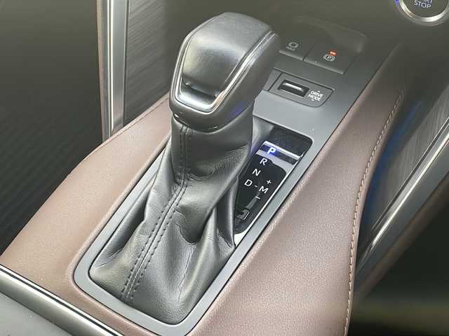 トヨタ ハリアー Z 三重県 2020(令2)年 4.7万km ホワイトパールクリスタルシャイン 純正12.3型ナビ /バックカメラ /JBL /BSM /デジタルインナーミラー /スペアキー /ビルトインETC2.0 /USB給電ポート /パワーバックドア /運転席パワーシート /前後コーナーセンサー /レーダークルーズコントロール/レーンキープアシスト/衝突軽減ブレーキ/革巻きステアリング/ステアリングスイッチ/純正フロアマット/LEDヘッドライト/オートハイビーム/オートライト/ハーフレザーシート/電動格納ミラー/禁煙車