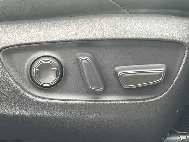 トヨタ ハリアー Z 三重県 2020(令2)年 4.7万km ホワイトパールクリスタルシャイン 純正12.3型ナビ /バックカメラ /JBL /BSM /デジタルインナーミラー /スペアキー /ビルトインETC2.0 /USB給電ポート /パワーバックドア /運転席パワーシート /前後コーナーセンサー /レーダークルーズコントロール/レーンキープアシスト/衝突軽減ブレーキ/革巻きステアリング/ステアリングスイッチ/純正フロアマット/LEDヘッドライト/オートハイビーム/オートライト/ハーフレザーシート/電動格納ミラー/禁煙車