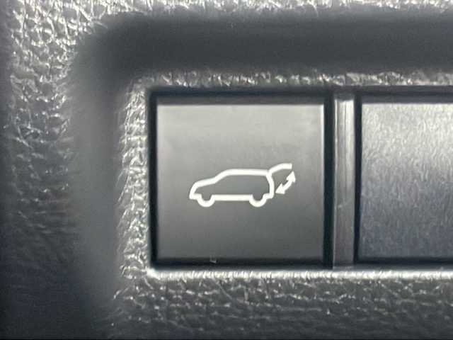 トヨタ ハリアー Z 三重県 2020(令2)年 4.7万km ホワイトパールクリスタルシャイン 純正12.3型ナビ /バックカメラ /JBL /BSM /デジタルインナーミラー /スペアキー /ビルトインETC2.0 /USB給電ポート /パワーバックドア /運転席パワーシート /前後コーナーセンサー /レーダークルーズコントロール/レーンキープアシスト/衝突軽減ブレーキ/革巻きステアリング/ステアリングスイッチ/純正フロアマット/LEDヘッドライト/オートハイビーム/オートライト/ハーフレザーシート/電動格納ミラー/禁煙車