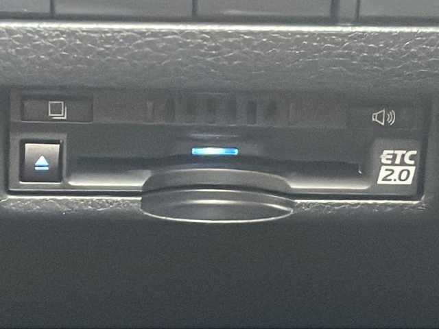 トヨタ ハリアー Z 三重県 2020(令2)年 4.7万km ホワイトパールクリスタルシャイン 純正12.3型ナビ /バックカメラ /JBL /BSM /デジタルインナーミラー /スペアキー /ビルトインETC2.0 /USB給電ポート /パワーバックドア /運転席パワーシート /前後コーナーセンサー /レーダークルーズコントロール/レーンキープアシスト/衝突軽減ブレーキ/革巻きステアリング/ステアリングスイッチ/純正フロアマット/LEDヘッドライト/オートハイビーム/オートライト/ハーフレザーシート/電動格納ミラー/禁煙車