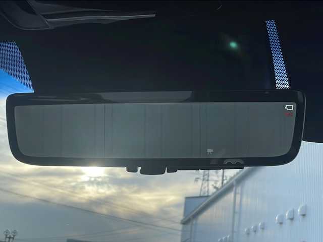 トヨタ ハリアー Z 三重県 2020(令2)年 4.7万km ホワイトパールクリスタルシャイン 純正12.3型ナビ /バックカメラ /JBL /BSM /デジタルインナーミラー /スペアキー /ビルトインETC2.0 /USB給電ポート /パワーバックドア /運転席パワーシート /前後コーナーセンサー /レーダークルーズコントロール/レーンキープアシスト/衝突軽減ブレーキ/革巻きステアリング/ステアリングスイッチ/純正フロアマット/LEDヘッドライト/オートハイビーム/オートライト/ハーフレザーシート/電動格納ミラー/禁煙車