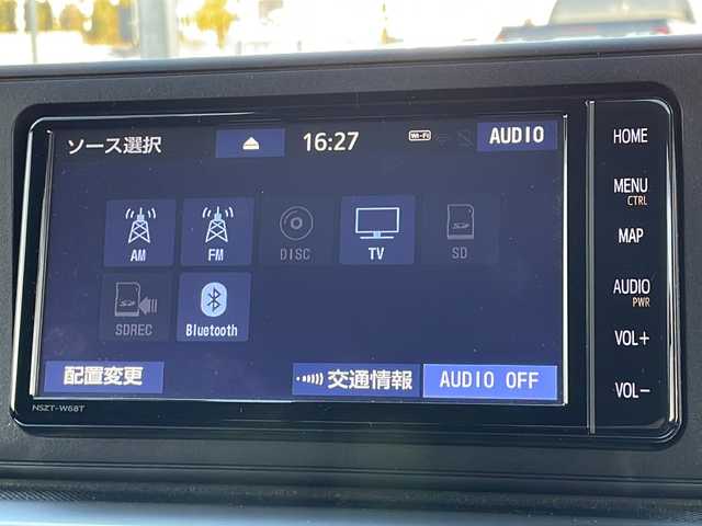 トヨタ ライズ Z 山口県 2021(令3)年 1.8万km シャイニングホワイトパール 純正SDナビ　【NSZT-W68T】/・Bluetooth接続/・AM/FM/・フルセグTV/・DVD再生機能有/パノラミックビューモニター/ビルトインETC/ドライブレコーダー/スマートアシスト/・衝突警報機能/・ブレーキ制御付誤発進抑制機能/・車線逸脱警報機能/・先行車発進お知らせ機能/・標識認識機能/・アダプティブクルーズコントロール/・レーンキープコントロール/・ブラインドスポットモニター/シートヒーター/USB入力端子/スマートキー/プッシュスタート/スペアキー1本/純正フロアマット/純正LEDライト/純正17インチアルミホイール/ドアバイザー/ウィンカーミラー