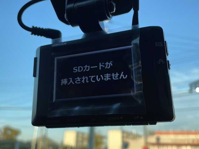 トヨタ ライズ Z 山口県 2021(令3)年 1.8万km シャイニングホワイトパール 純正SDナビ　【NSZT-W68T】/・Bluetooth接続/・AM/FM/・フルセグTV/・DVD再生機能有/パノラミックビューモニター/ビルトインETC/ドライブレコーダー/スマートアシスト/・衝突警報機能/・ブレーキ制御付誤発進抑制機能/・車線逸脱警報機能/・先行車発進お知らせ機能/・標識認識機能/・アダプティブクルーズコントロール/・レーンキープコントロール/・ブラインドスポットモニター/シートヒーター/USB入力端子/スマートキー/プッシュスタート/スペアキー1本/純正フロアマット/純正LEDライト/純正17インチアルミホイール/ドアバイザー/ウィンカーミラー