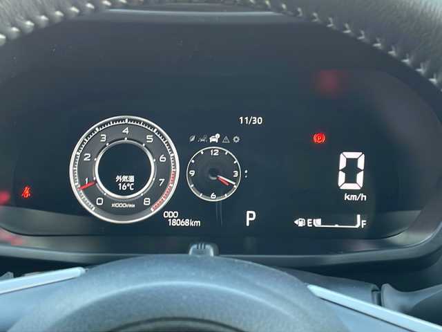 トヨタ ライズ Z 山口県 2021(令3)年 1.8万km シャイニングホワイトパール 純正SDナビ　【NSZT-W68T】/・Bluetooth接続/・AM/FM/・フルセグTV/・DVD再生機能有/パノラミックビューモニター/ビルトインETC/ドライブレコーダー/スマートアシスト/・衝突警報機能/・ブレーキ制御付誤発進抑制機能/・車線逸脱警報機能/・先行車発進お知らせ機能/・標識認識機能/・アダプティブクルーズコントロール/・レーンキープコントロール/・ブラインドスポットモニター/シートヒーター/USB入力端子/スマートキー/プッシュスタート/スペアキー1本/純正フロアマット/純正LEDライト/純正17インチアルミホイール/ドアバイザー/ウィンカーミラー